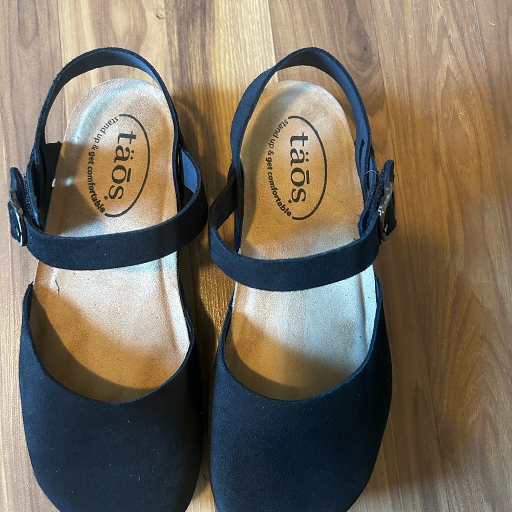 Taos Footwear Black Mary Jane Flats with Slingback Strap